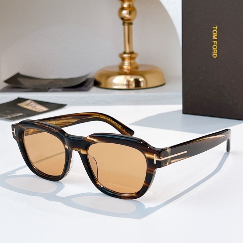 TOM FORD
